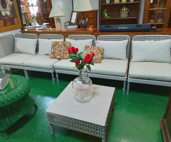 Conjunto sofa y mesa-1