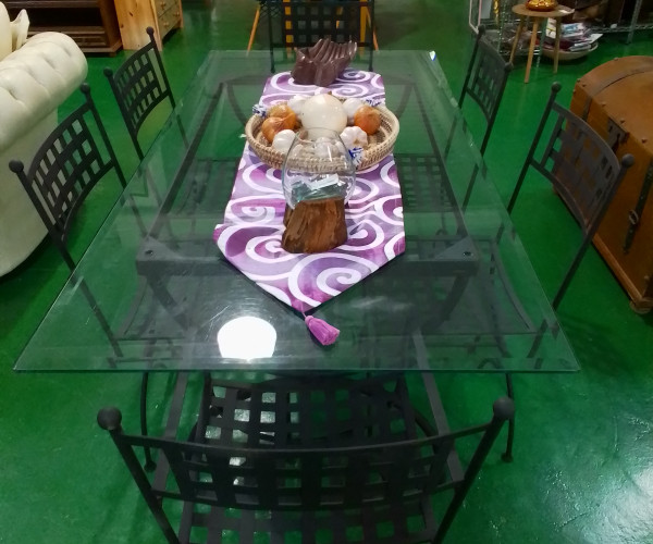 Conjunto mesa y sillas-1